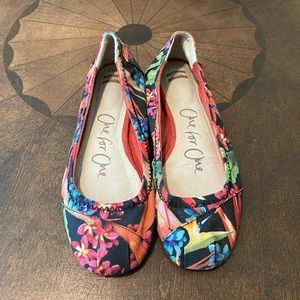 Toms Tropical ballet flats Sz 6.5